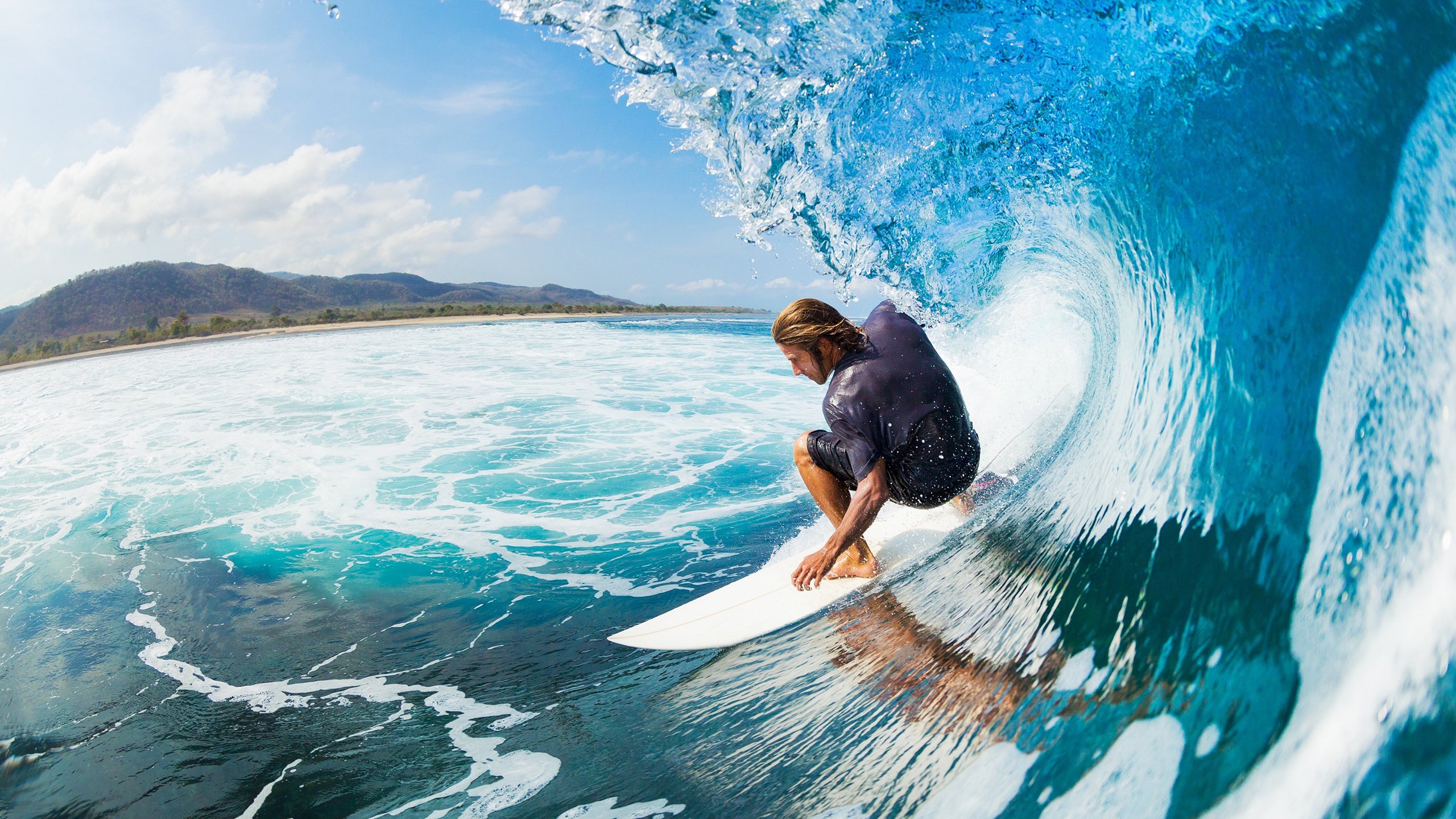 国际帆船赛事在复杂海况中展开角逐，国际帆船赛事在复杂海况中展开角逐